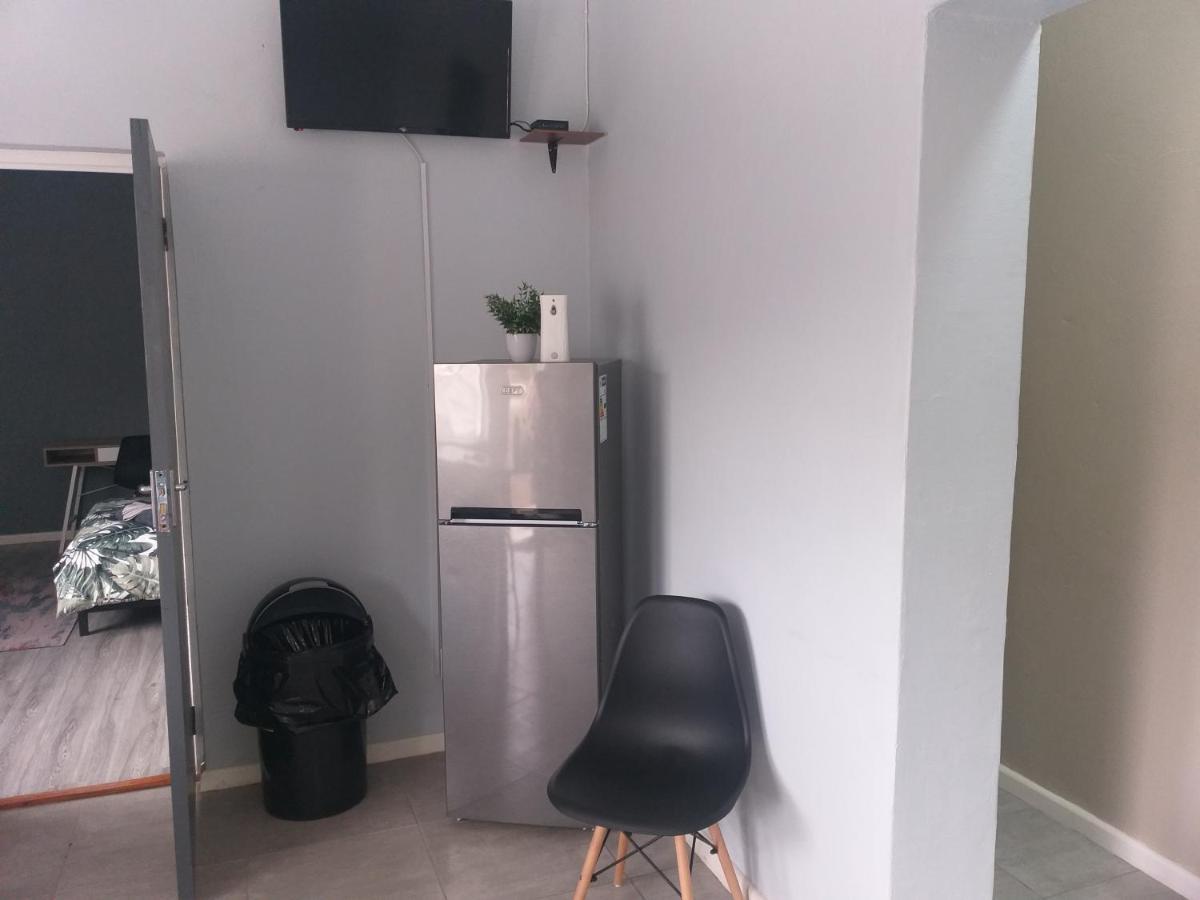 Апартаменты Tj Self-Catering Храфф-Рейнет Экстерьер фото