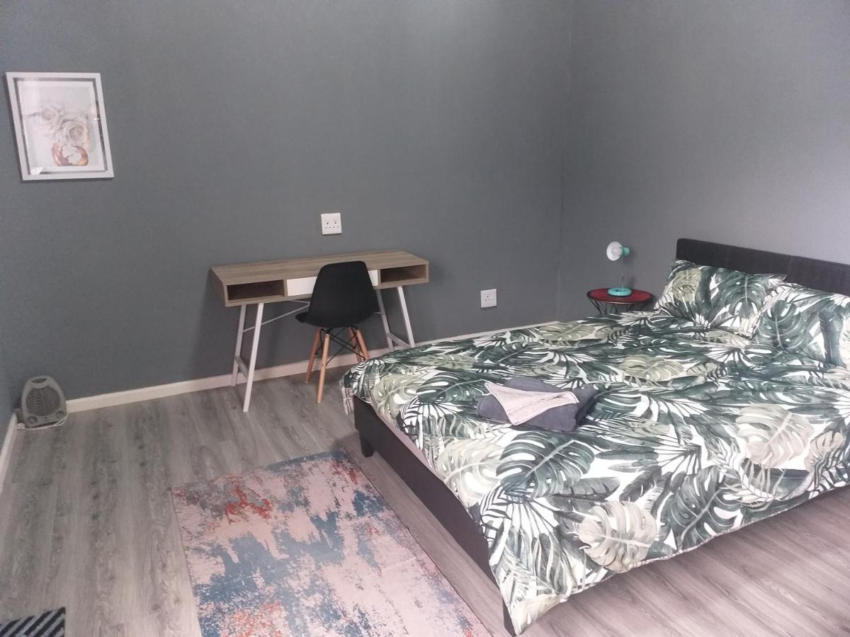 Апартаменты Tj Self-Catering Храфф-Рейнет Экстерьер фото
